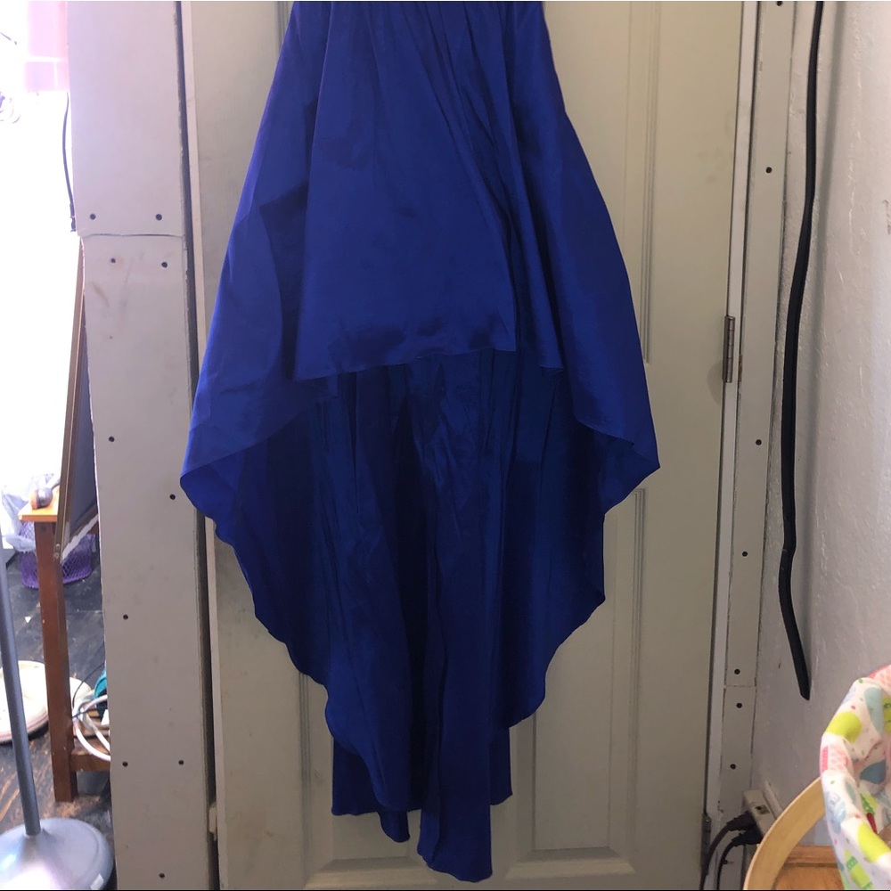blue dress
